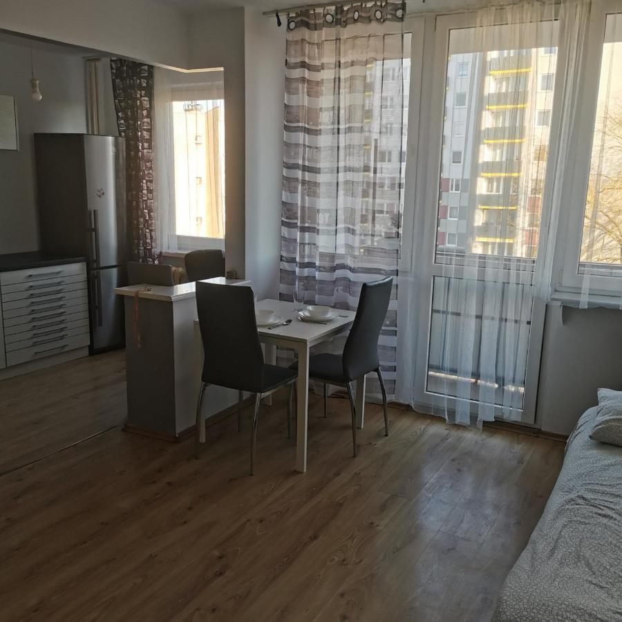 Kawalerka Z Balkonem 27 Apartment เชสโตฮอวา ภายนอก รูปภาพ