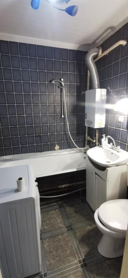 Kawalerka Z Balkonem 27 Apartment เชสโตฮอวา ภายนอก รูปภาพ