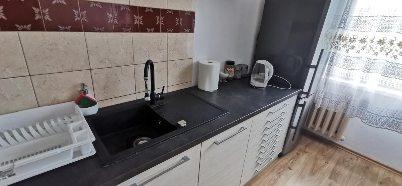 Kawalerka Z Balkonem 27 Apartment เชสโตฮอวา ภายนอก รูปภาพ