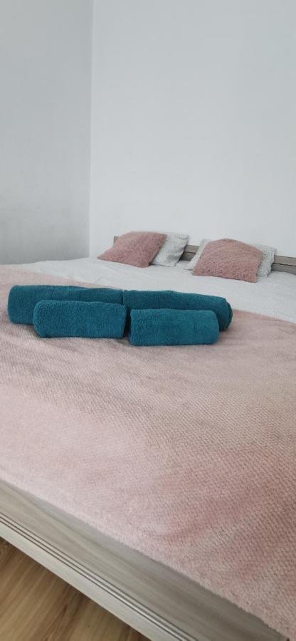 Kawalerka Z Balkonem 27 Apartment เชสโตฮอวา ภายนอก รูปภาพ