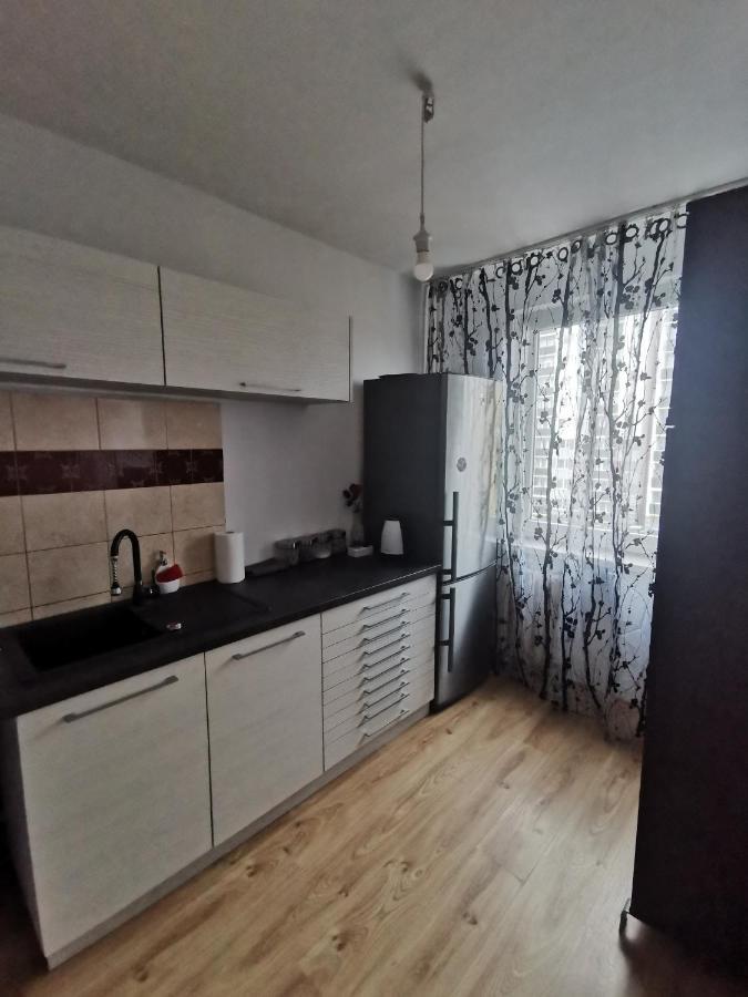 Kawalerka Z Balkonem 27 Apartment เชสโตฮอวา ภายนอก รูปภาพ