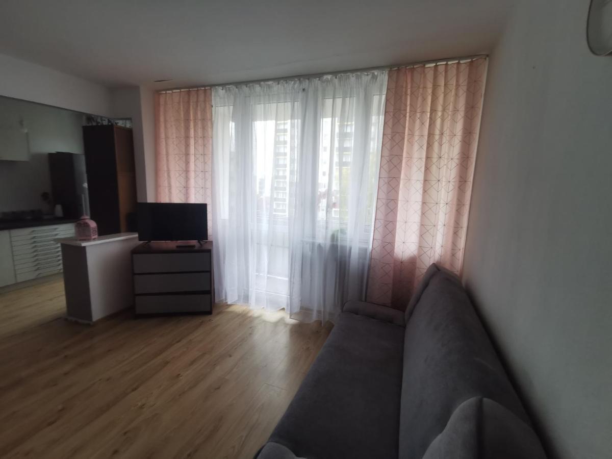 Kawalerka Z Balkonem 27 Apartment เชสโตฮอวา ภายนอก รูปภาพ